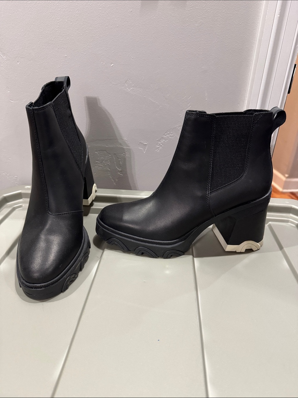 Sorel Black Chelsea Platform Heeled Ankle Boots